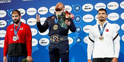 Milli güreşçi Taha Akgül dünya üçüncüsü oldu