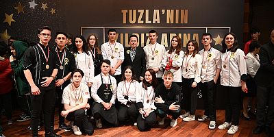 Tuzla’nın Yıldızlarına Ödül Yağmuru: Başarılı öğrenciler altınla ödüllendirildi
