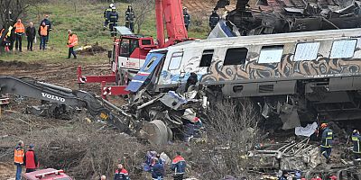 Yunanistan'da tren kazasında 36 kişi hayatını kaybetti