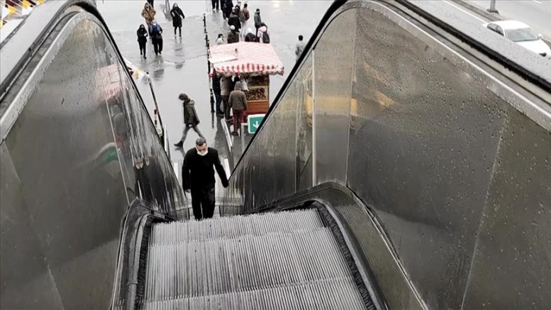 'Yürümeyen merdivenler' İstanbulluları yordu