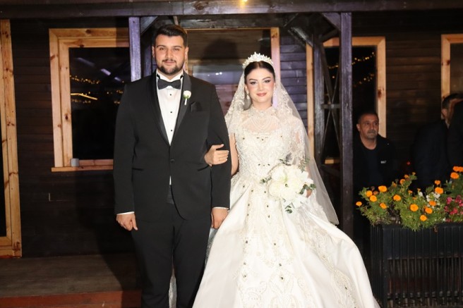 Gecenin En Güzel Anı: Fatmanur ve Ömer Faruk Mutlulukla “Evet” Dedi