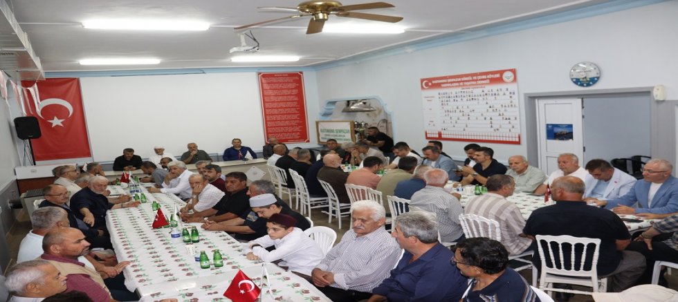 Kur'an-I Kerim Tilavetiyle Başladı, Aşure İkramıyla Devam Etti