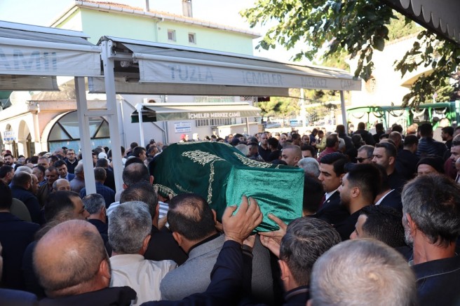 Saliha Bal Son Yolculuğuna Uğurlandı