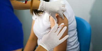 30 yaş üzeri vatandaşlar yarından itibaren Kovid-19 aşı randevularını alabilecek