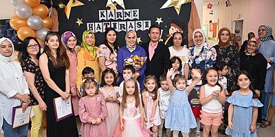 AÇEM’li Anne ve Çocukları Karne Heyecanı Yaşadı