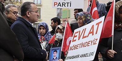 Adalet Bakanı Bekir Bozdağ, Diyarbakır annelerini ziyaret etti