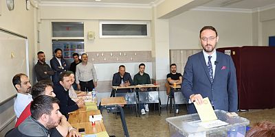 AK Parti Tuzla İlçe Başkanı Av.Talha Tayfur Oyunu Eşiyle Birlikte Kullandı