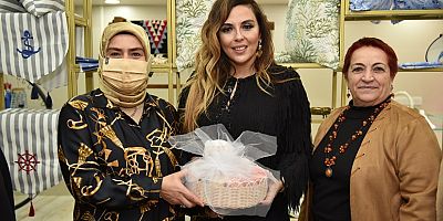 Aslı Hünel İlk Kez Nakış İşledi