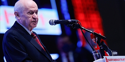 Bahçeli: MHP, Cumhur İttifakı'nın Anayasa'yı değiştirme çoğunluğuna ulaşması için olağanüstü mücadele sergileyecektir