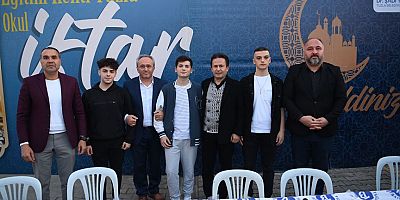 Başkan Yazıcı Bin 250 Öğrenci İle İftar Yaptı