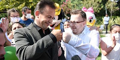 Başkan Yazıcı Özel Çocuklara Kendi Elleriyle Cağ Kebabı İkram Etti