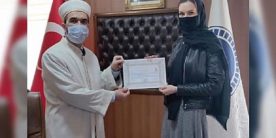 Belarus Uyruklu Psikolog Tuzla’da Müslüman Oldu