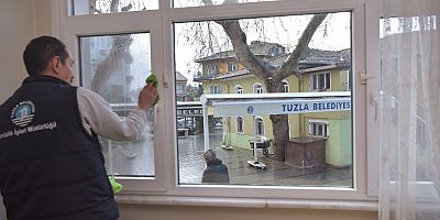 Belediye Ekipleri Tarafından Evi Düzenli Olarak Temizlenen 80 Yaşındaki Fatma Teyze; “Allah Devletimize Zeval Vermesin”