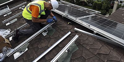 Binalara en az yüzde 5 'yenilenebilir enerji' şartı getiren düzenleme Resmi Gazete'de