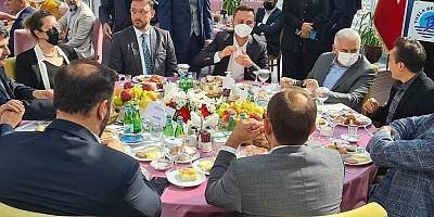 sanayici ve iş insanlarıyla buluştu