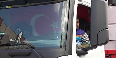 Çöp Konteynerine Atılan Kedi Temizlik Personelinin Dikkati Sayesinde Kurtuldu