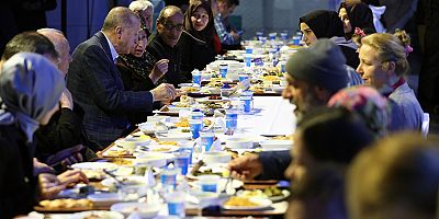 Cumhurbaşkanı Erdoğan: Amacımız 1 yıl içinde altyapısıyla sosyal ve ticari birimleriyle deprem bölgesini ayağa kaldırmak