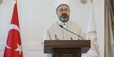 Diyanet İşleri Başkanı Erbaş: Camilerimiz kadın erkek ayrımı olmaksızın herkese açıktır