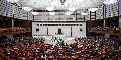 En düşük emekli maaşı ve geçici işçilere kadro düzenlemesini içeren teklif TBMM'de