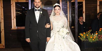 Gecenin En Güzel Anı: Fatmanur ve Ömer Faruk Mutlulukla “Evet” Dedi
