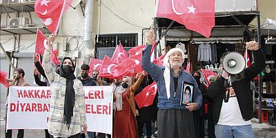Hakkarili aileler çocukları için HDP önündeki eylemlerini sürdürdü