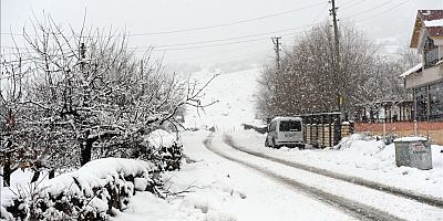 İstanbul'a kar geri geliyor! Meteoroloji saat verip uyardı