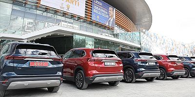 Kabine üyeleri, Ankara Spor Salonu'na Togg ile geldi