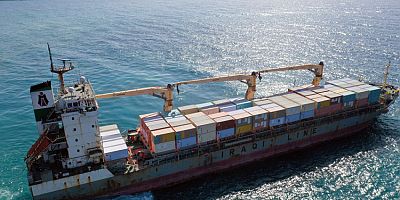 Katar'ın gönderdiği yaşam konteynerleri İskenderun Limanı'na ulaştı