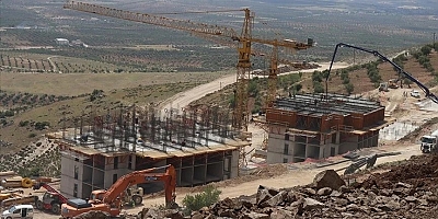 Kilis'te depremzedeler için yapılan kalıcı konutların inşası sürüyor
