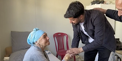 Kırıkhan’lı Cihan Teyze’nin de Akülü Arabası Var