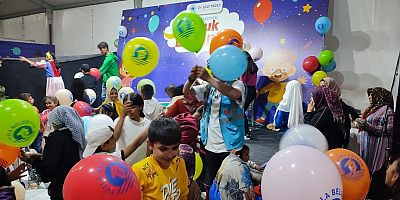 Kırıkhanlı Çocukların Bayram Mutluluğu Yüzlerine Yansıdı