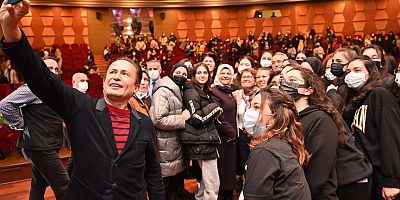 Kutuplardan Dönen Prof. Dr. Burcu Özsoy, Tuzlalı Kız Öğrencilerle Buluştu 