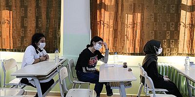 Liselerde yüz yüze ve uzaktan eğitime geçiş ve sınav süreciyle ilgili usul ve esaslar belli oldu