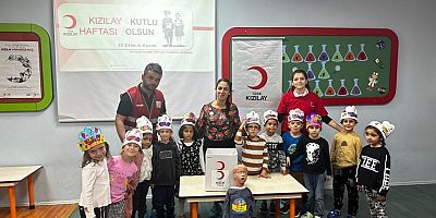 Mehmetçik Anaokulu öğrencilerinden Kızılay'a yardım