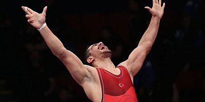 Milli güreşçi Taha Akgül 8. kez Avrupa şampiyonu oldu