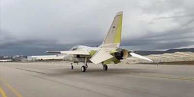 Milli Muharip Uçak'ın ardından HÜRJET de piste çıktı