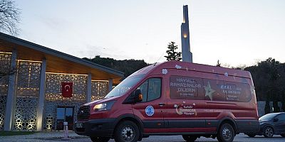 Tuzla Belediyesi İftar Saatinde Yollarda Olan İstanbullulara İftariyelik Dağıttı