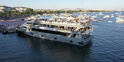 Tuzla Belediyesi, İstanbullulara Mehtap Turları İle Deniz Keyfi Yaşatıyor