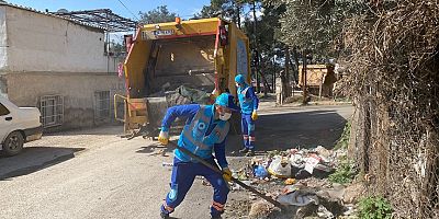 Tuzla Belediyesi Temizlik Ekipleri, Hatay’ın Kırıkhan İlçesinde Çalışmalara Devam Ediyor