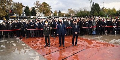 Tuzla’da 10 Kasım Atatürk'ü Anma Günü Dolayısıyla Çelenk Sunma Töreni Düzenlendi