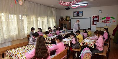 Tuzla’da 2’inci Sınıf Öğrencilerinin Yazdığı Koronavirüsle İlgili Hikaye, Kitap Oluyor