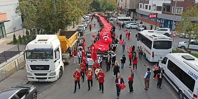 Tuzla'da 350 metrelik bayrak ile 29 Ekim coşkusu