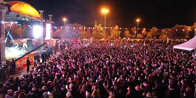 Tuzla’da Cumhuriyet Bayramı Coşkusu Bilal Sonses Konseri İle Zirveye Ulaştı