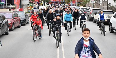 Tuzla’da Cumhuriyet Bayramı’na Özel Bisiklet Turu Düzenlendi