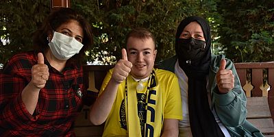 Tuzla’da Fenerbahçeli Özel Çocuğa, Başkan Yazıcı’dan Atkı Ve Pasta Sürprizi