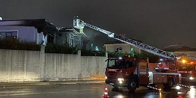 Tuzla'da özel bir vakfa ait misafirhane alev alev yandı