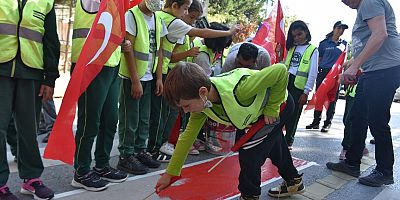 Tuzla’da 'Yayalara öncelik duruşu, hayata saygı duruşu' etkinliği düzenlendi