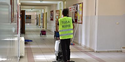 Tuzla’da Yüz Yüze Eğitime Öncesi Okullar Temizlendi