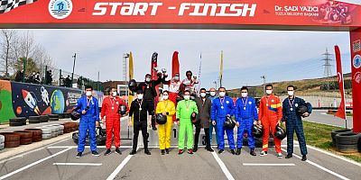 Ünlü Radyocular Karting İle Stres Attı