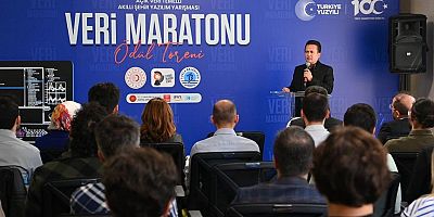 Veri Maratonu adlı Akıllı Şehir yazılım yarışması ödül töreni Tuzla'da düzenlendi